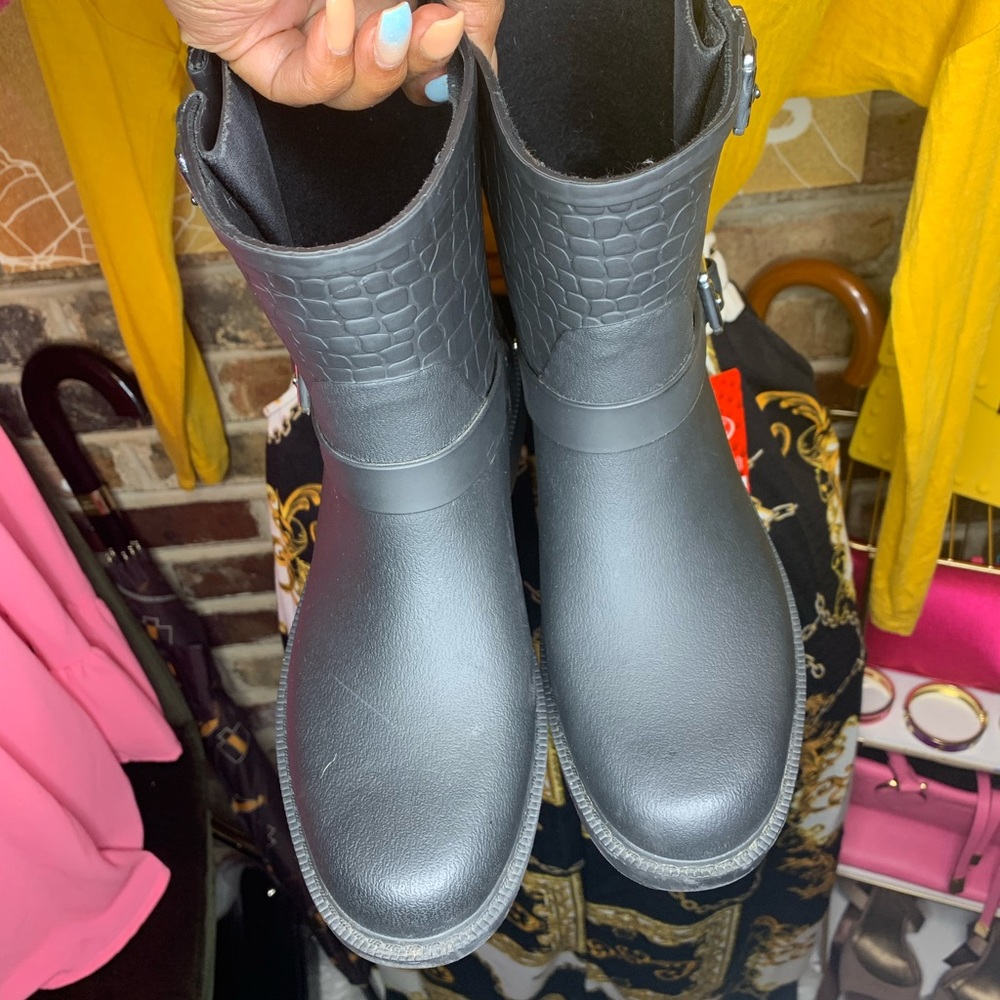 Sam Elderman rain boots size 7
